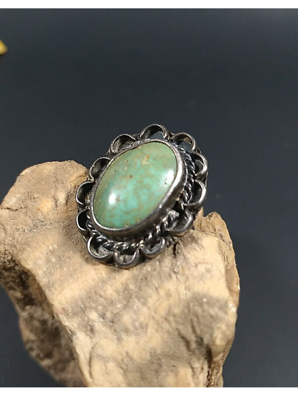 Vintage Native American Green Turquoise oval Flower Design Ring Size 6
